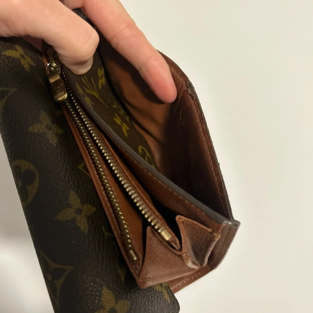 SOLD Louis Vuitton Alexandra Trifold Wallet - Picture 11 of 14